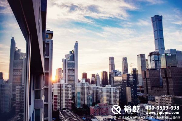 能耗監(jiān)測(cè)系統(tǒng)，數(shù)據(jù)分析，報(bào)告生成，多平臺(tái)支持